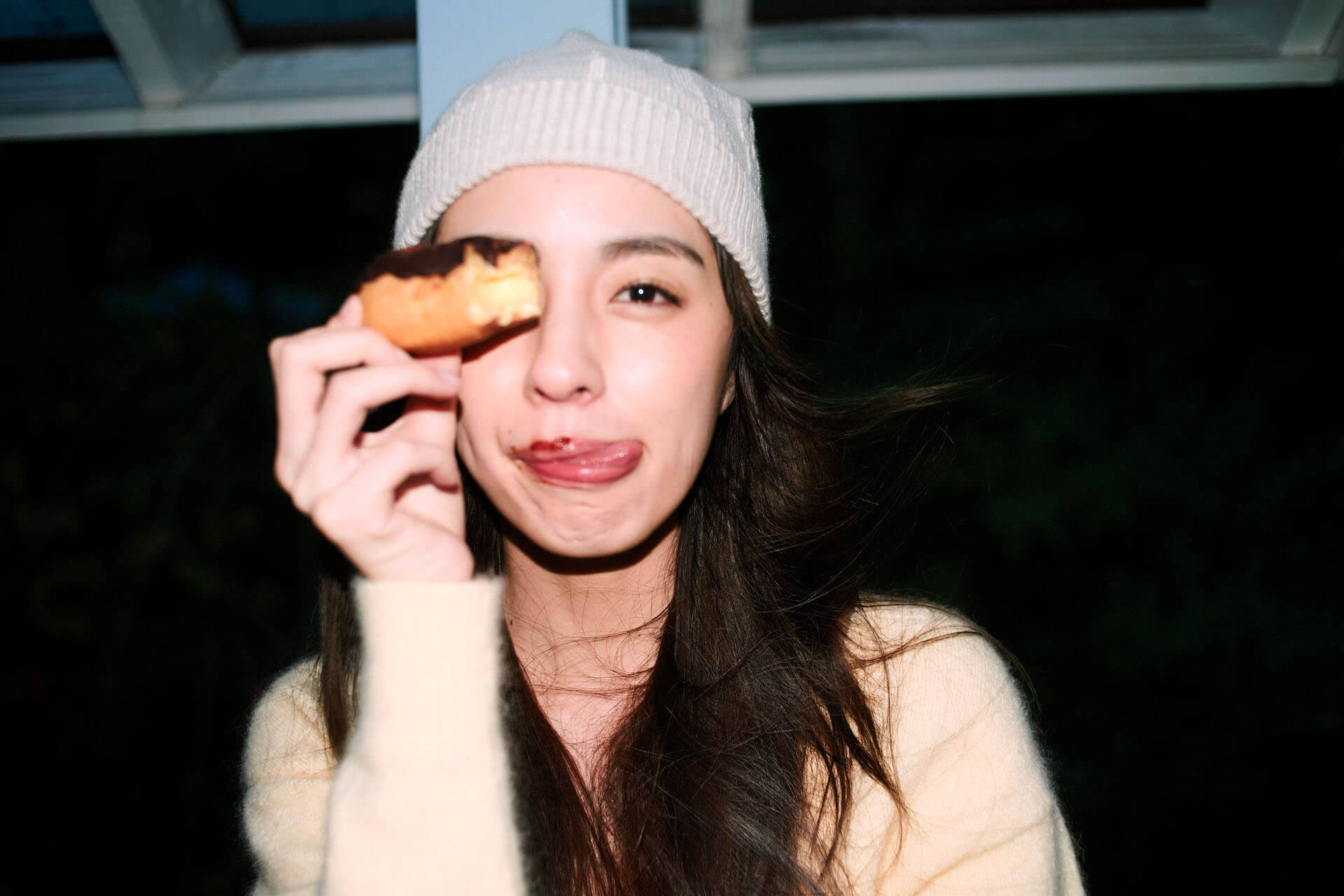 柳ゆり菜がバスタブで入浴中の秘蔵カットを披露！最後の写真集『女っぷり』からアザーカットが解禁