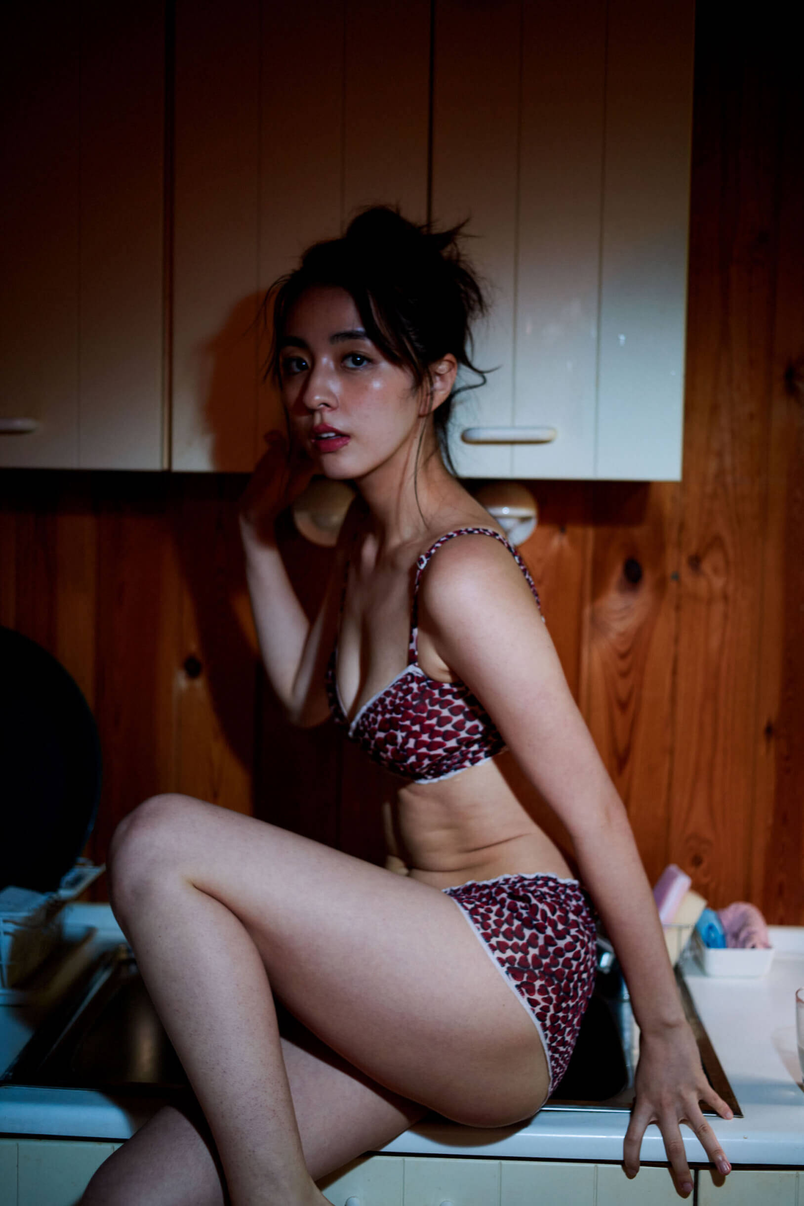 柳ゆり菜がバスタブで入浴中の秘蔵カットを披露！最後の写真集『女っぷり』からアザーカットが解禁