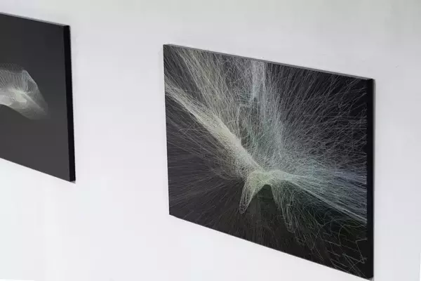 「evalaが＜ATAMI ART GRANT＞に参加！平面絵画シリーズ『Score of Presence – ATAMI ver.』が展示」の画像