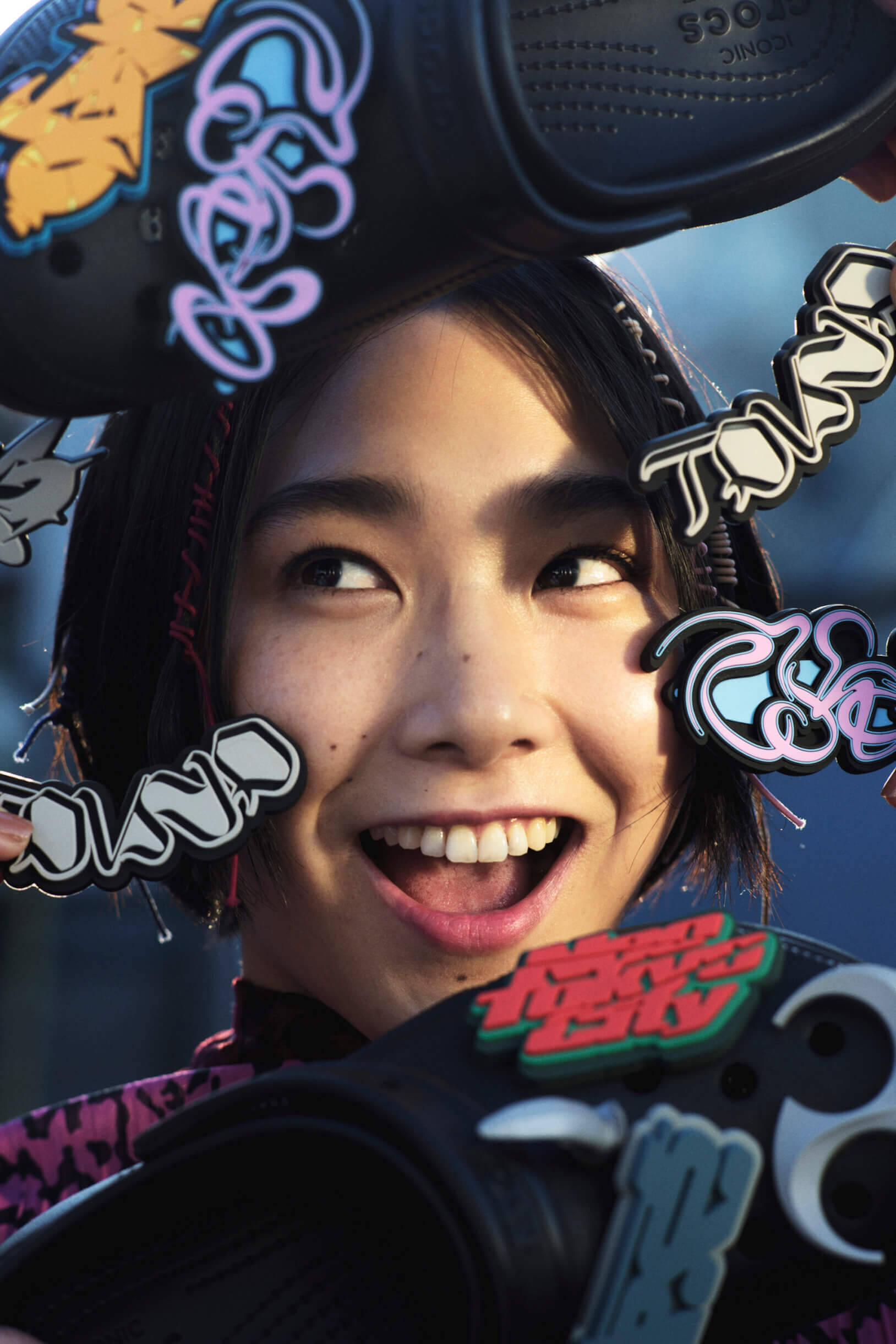 crocsとGUCCIMAZEのコラボシビッツチャーム『GUCCIMAZE® JIBBITZ TOKYO』が発売決定！