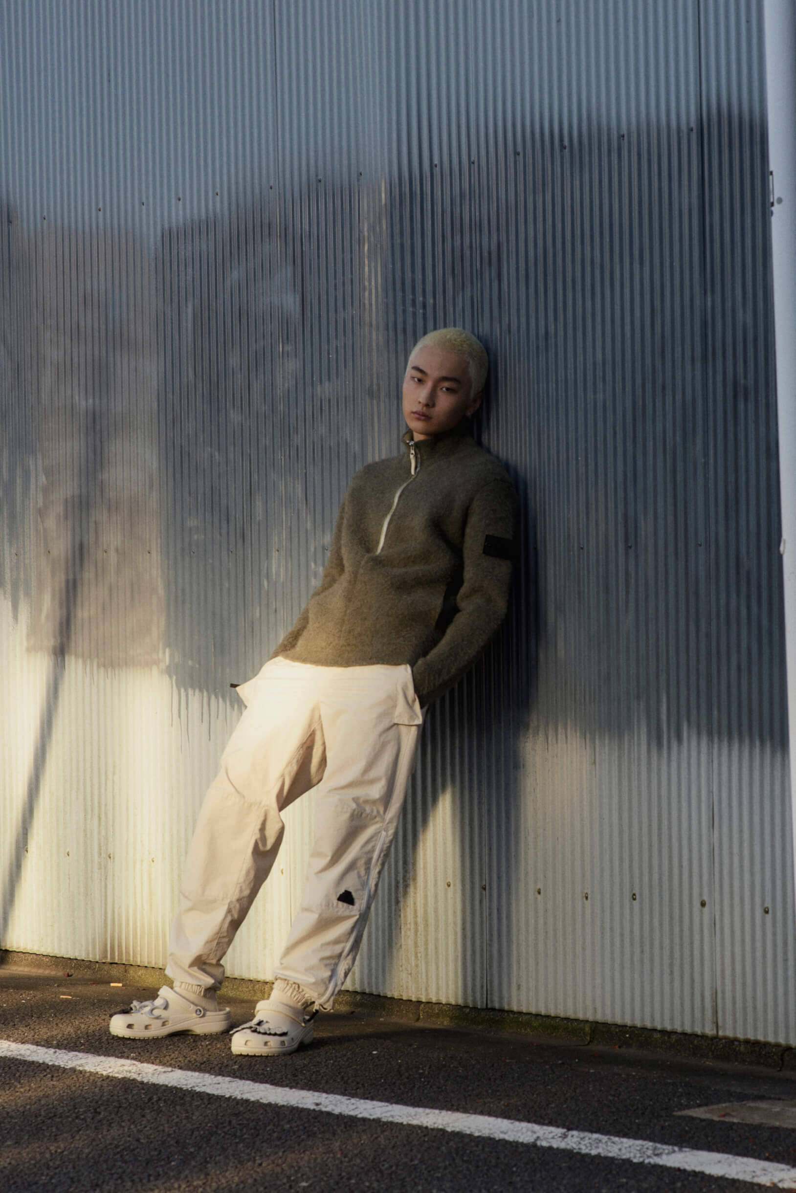 crocsとGUCCIMAZEのコラボシビッツチャーム『GUCCIMAZE® JIBBITZ TOKYO』が発売決定！