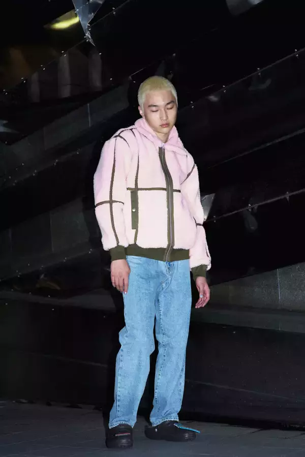 「crocsとGUCCIMAZEのコラボシビッツチャーム『GUCCIMAZE® JIBBITZ TOKYO』が発売決定！」の画像