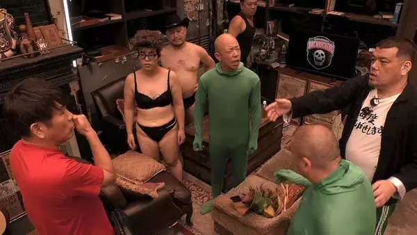 「松本人志がついに参加！？『ドキュメンタル』シーズン10の本編映像が解禁｜Dos Monosの書き下ろし曲“王墓”が劇中歌に」の画像