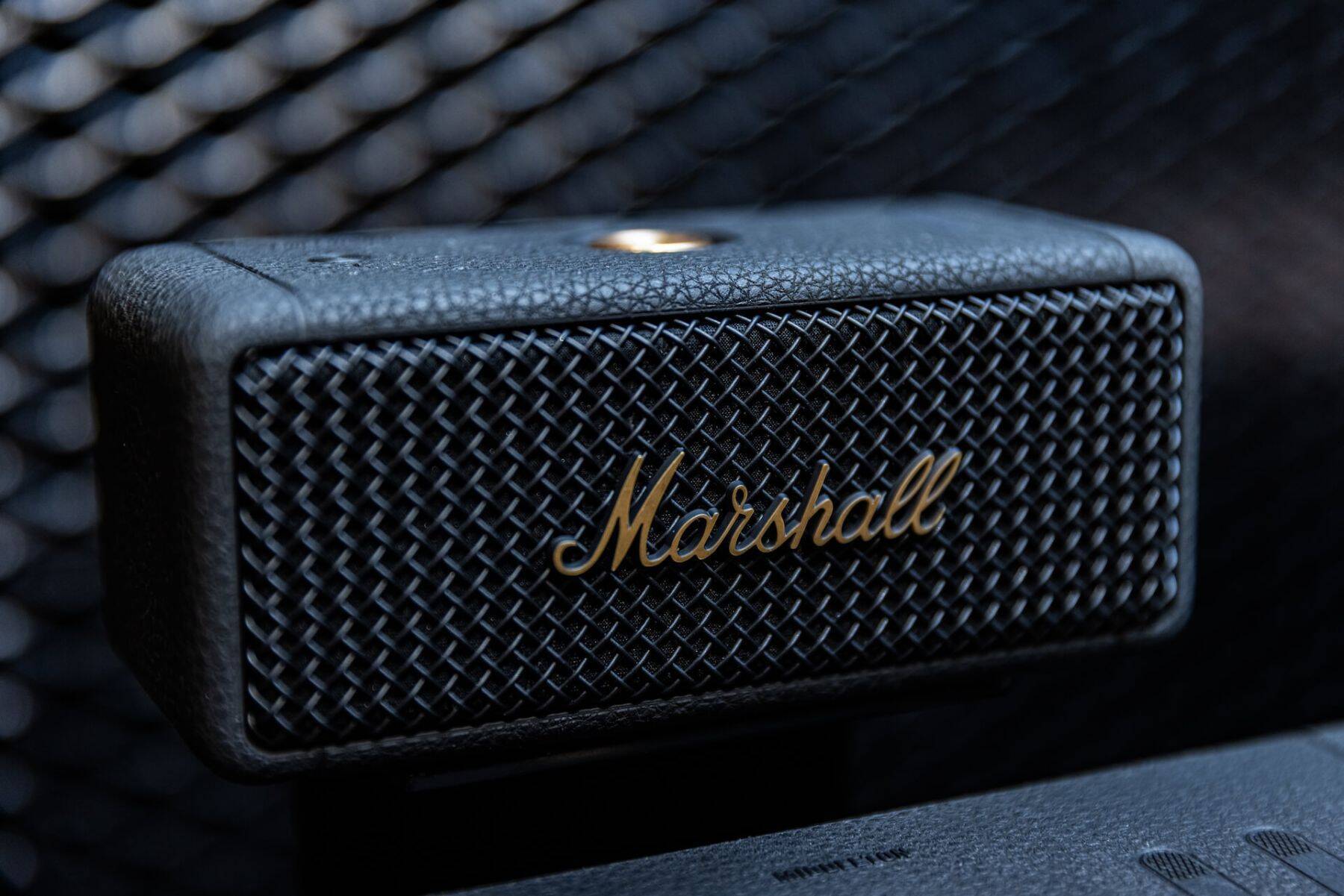 老舗オーディオメーカー・Marshallの60周年を記念した特別ブースが二子玉川 蔦屋家電にて展開中｜象徴的なブランドデザインを踏襲したスピーカーやヘッドホンが勢揃い
