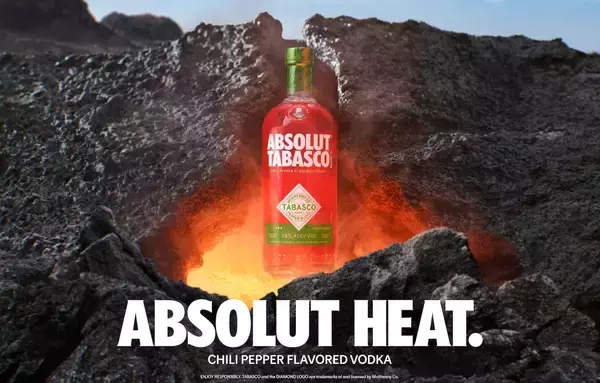 〈ABSOLUT®  VODKA〉から〈TABASCO®〉とタッグを組んだスパイシーなフレーバードウオッカが新登場