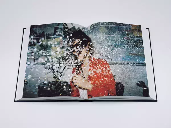 「奥山由之のクライアントワークをまとめた写真集『BEST BEFORE』が発売決定！米津玄師の推薦コメントが到着」の画像