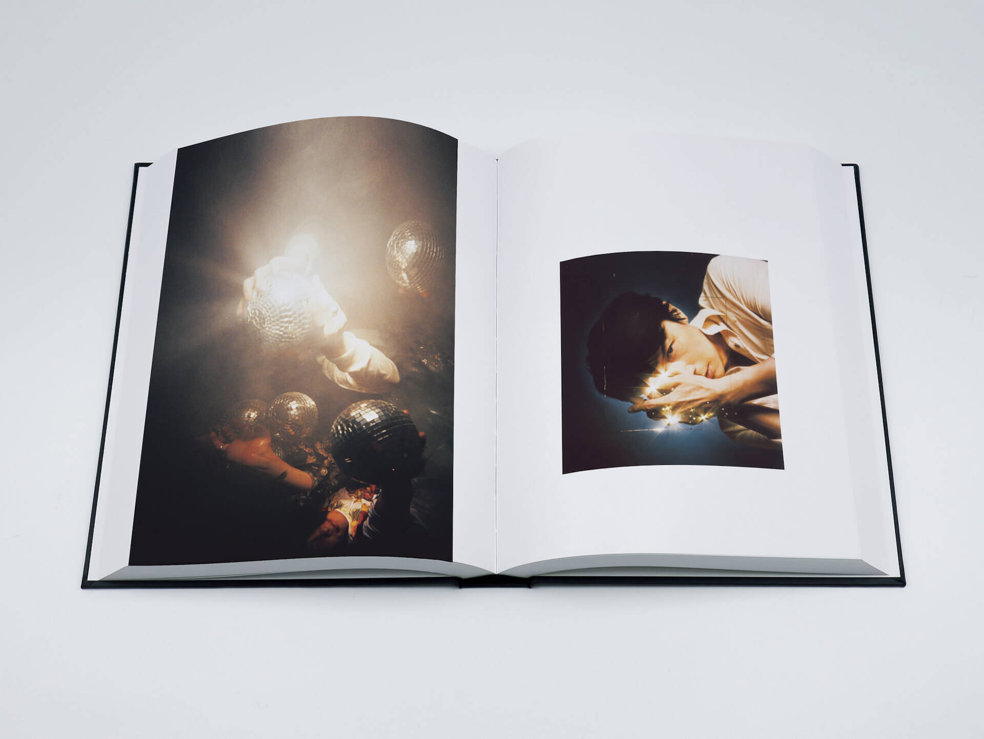 奥山由之のクライアントワークをまとめた写真集『BEST BEFORE』が発売決定！米津玄師の推薦コメントが到着