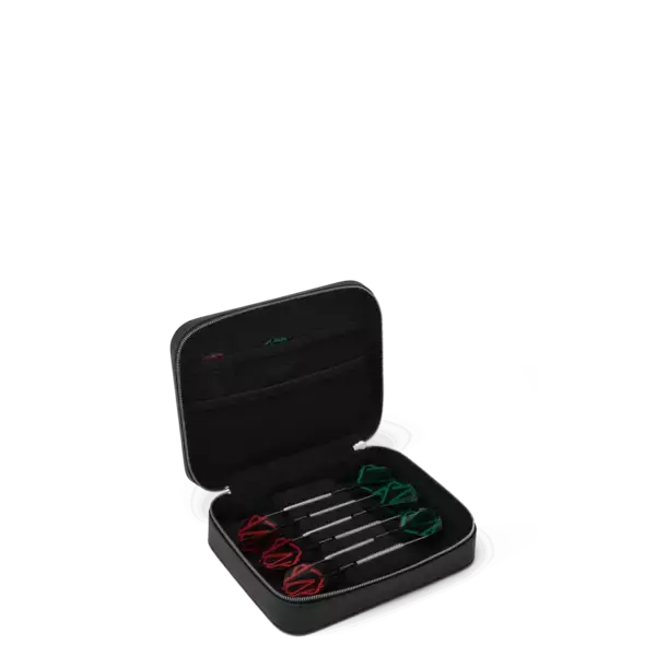 「「RIMOWA」がダーツボードケースを発売 | 米俳優のウォルトン・ゴギンズを起用したキャンペーンムービーも公開」の画像