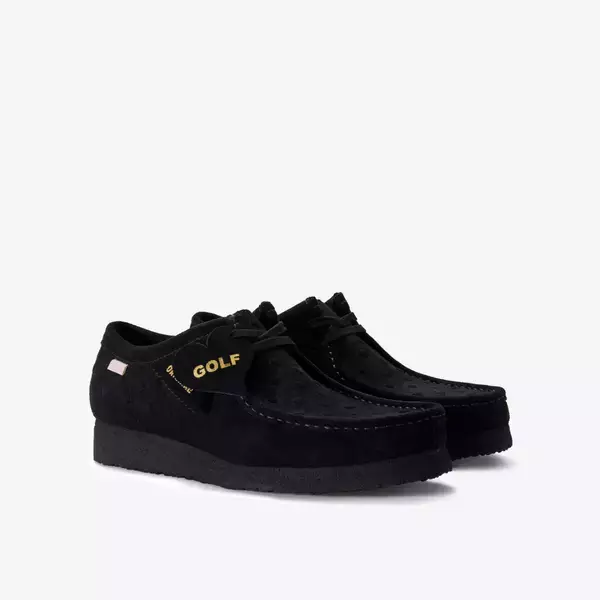 「〈Clarks Originals〉がバレンタインらしいディテールを添えた〈GOLF WANG〉とのコラボ第2弾を発表」の画像