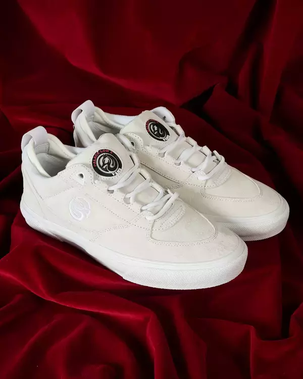 「〈Vans〉が〈PALACE SKATEBOARDS〉との最新コラボモデル Vans Low 2 by PALACEを発売」の画像