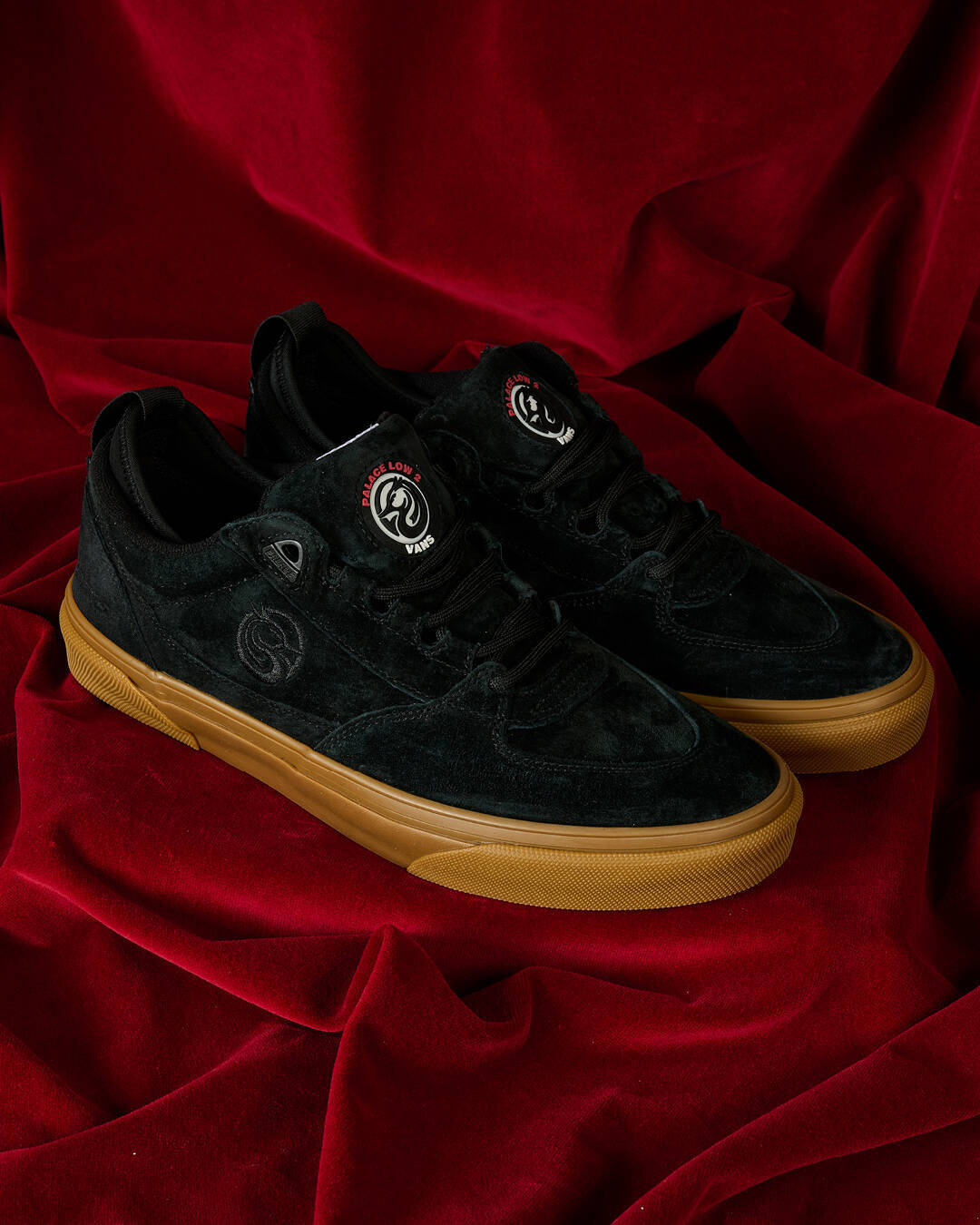 〈Vans〉が〈PALACE SKATEBOARDS〉との最新コラボモデル Vans Low 2 by PALACEを発売