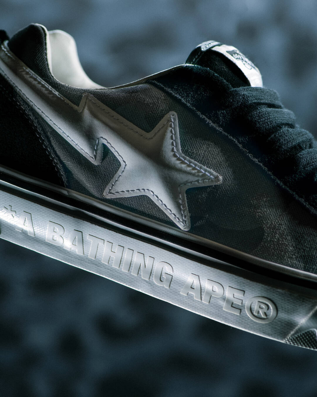 〈A BATHING APE®︎〉が〈Vans〉との最新コラボレーションを発表