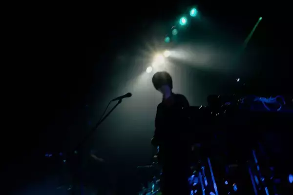 「「何かがおかしい」──OGRE YOU ASSHOLE、2023年3月18日東京ワンマンライブの違和感を言語化する」の画像