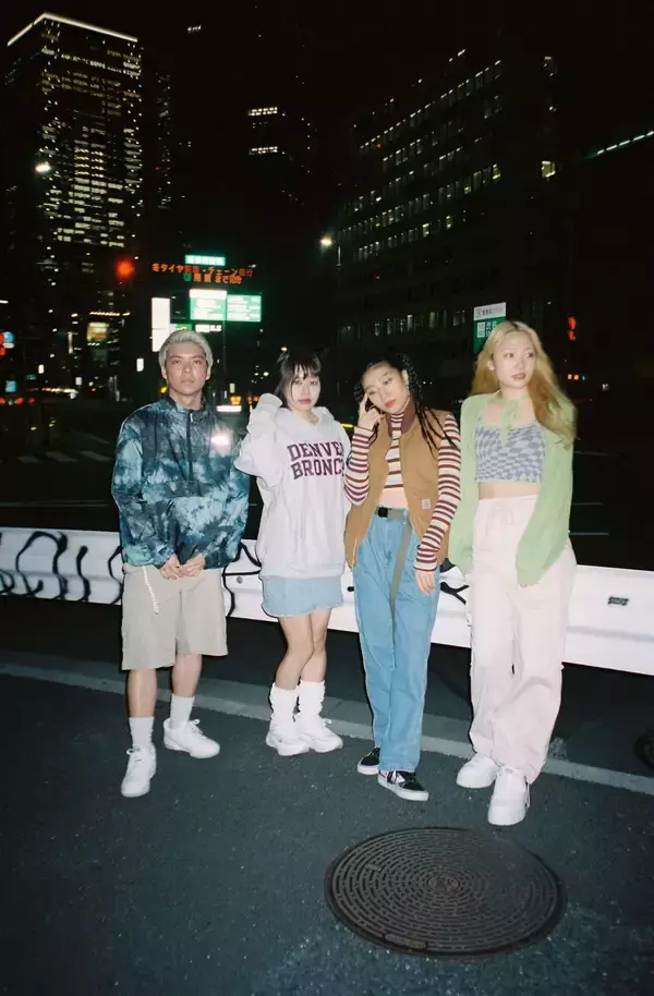 「わたしたちのためのグループ──新生lyrical school、インタビュー＆「NEW WORLD」レビュー」の画像