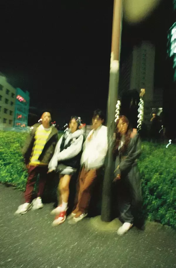 「わたしたちのためのグループ──新生lyrical school、インタビュー＆「NEW WORLD」レビュー」の画像