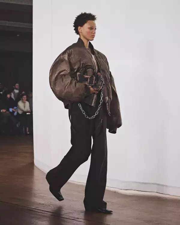 「〈CAMPERLAB〉が2026年秋冬コレクションを発表」の画像