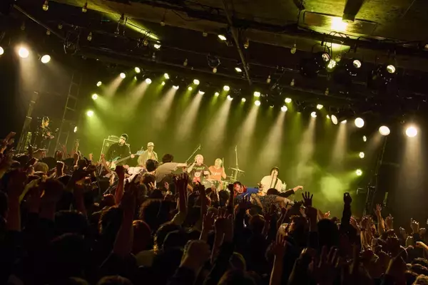 【REPORT】Dragon Ash × Age Factory 世代を超えた“同じ山”。LIQUIDROOMを自由で満たした一夜