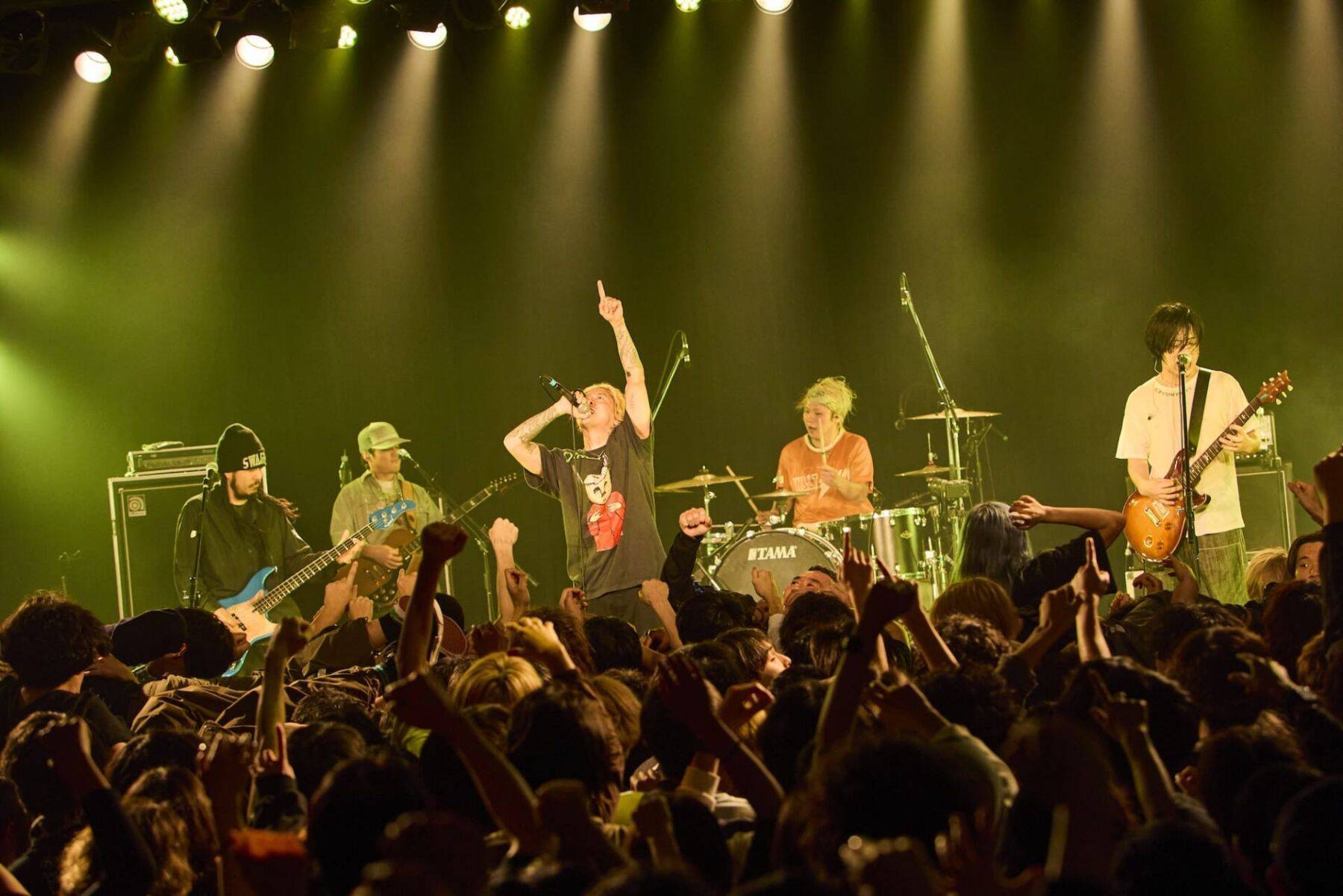 【REPORT】Dragon Ash × Age Factory 世代を超えた“同じ山”。LIQUIDROOMを自由で満たした一夜