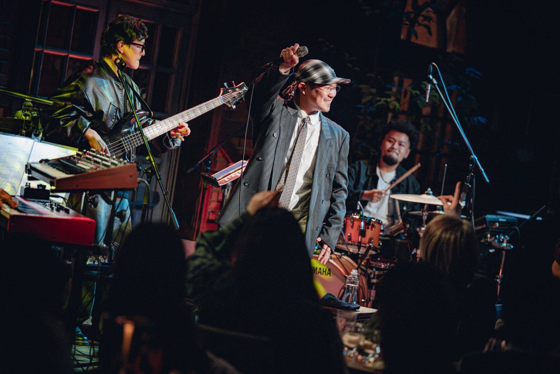 【REPORT】 ZIN × Som 「BLUEW」が醸成する、共に生き抜くための意志。