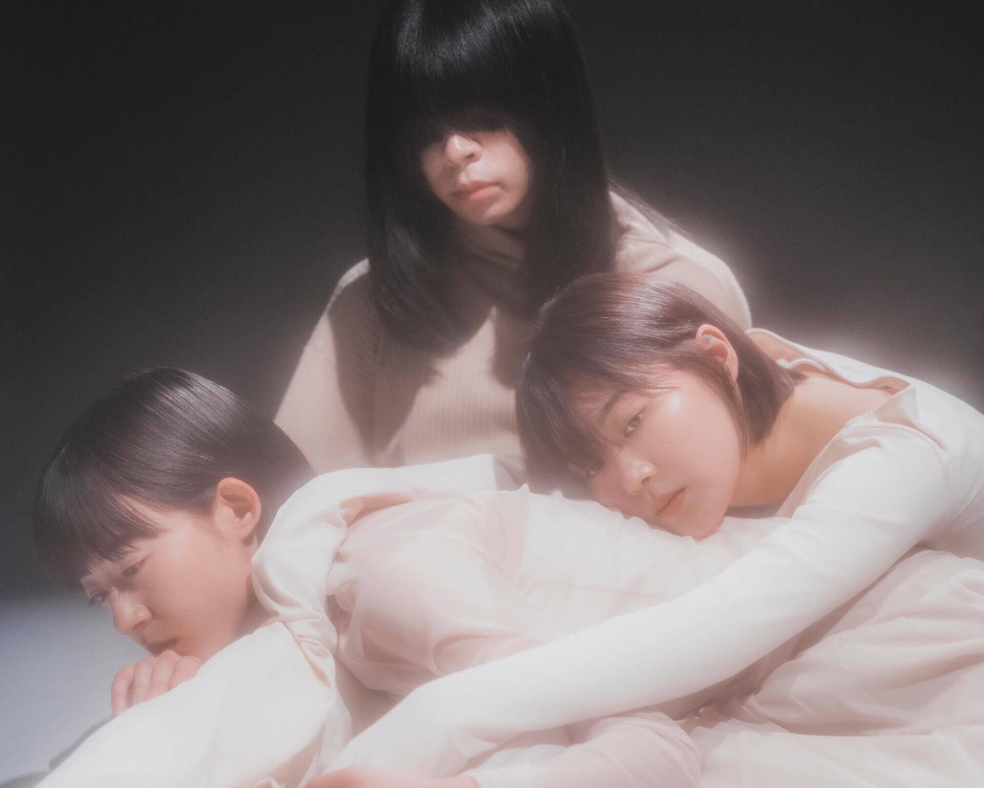 羊文学が初の全国ツアー＜羊文学 TOUR 2022 “OOPARTS”＞を開催！新曲“光るとき”の配信リリースも決定