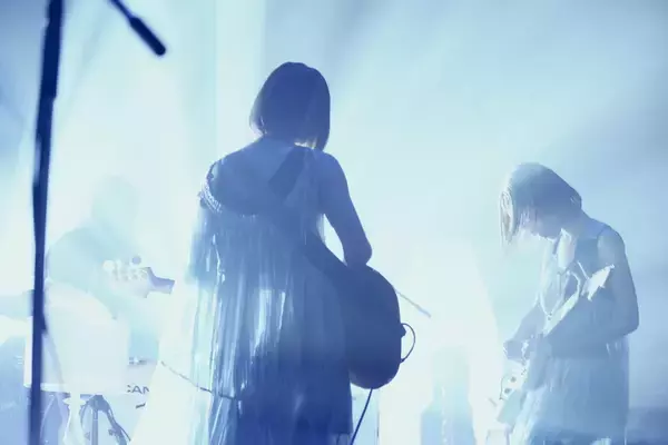 「羊文学が初の全国ツアー＜羊文学 TOUR 2022 “OOPARTS”＞を開催！新曲“光るとき”の配信リリースも決定」の画像
