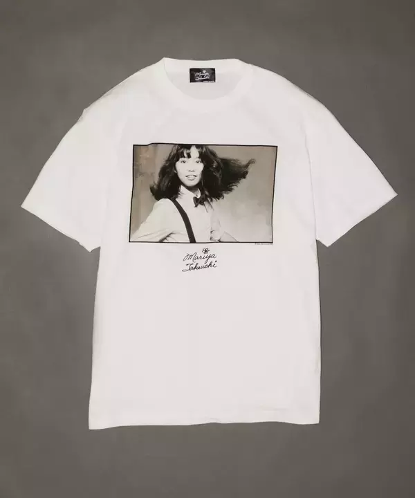 「〈JOURNAL STANDARD〉が1980年代の竹内まりやのポートレートに焦点を当てたコラボTシャツを発表」の画像