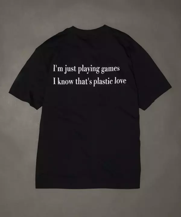 「〈JOURNAL STANDARD〉が1980年代の竹内まりやのポートレートに焦点を当てたコラボTシャツを発表」の画像