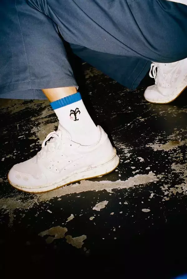 「ブレイクダンサー／アーティストのGANDHIによる個展がatmos千駄ヶ谷店にて開催｜atmos、TOPROC DRESSとのコラボアイテムも発表」の画像