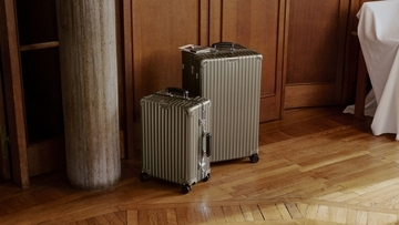 「RIMOWA」の人気コレクション “CLASSIC”から新定番カラー “チタニウム”が登場