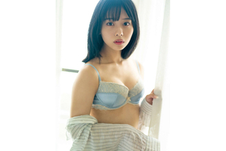 “2泊3日の旅、ほろ酔い姿や下着姿に…”ぷりっとしたくちびるで見つめるナナランド・峰島こまき