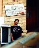 「〈HUF〉がレジェンドDJ J Roccの日本ツアーを記念して〈Stones Throw〉を招いたトリプルコラボを発表」の画像2