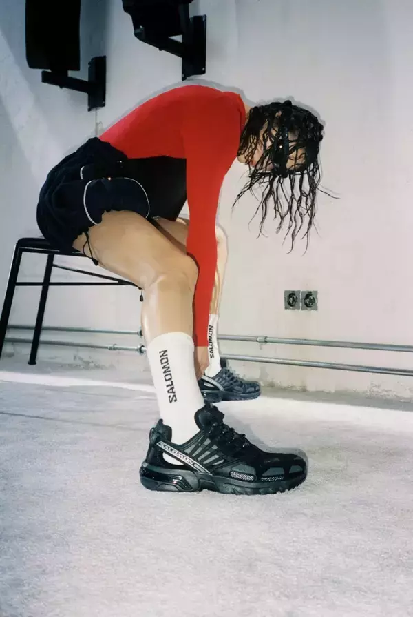 「〈Salomon〉が海の貝殻に着想した新作モデル ACS PRO SHELLを発売」の画像