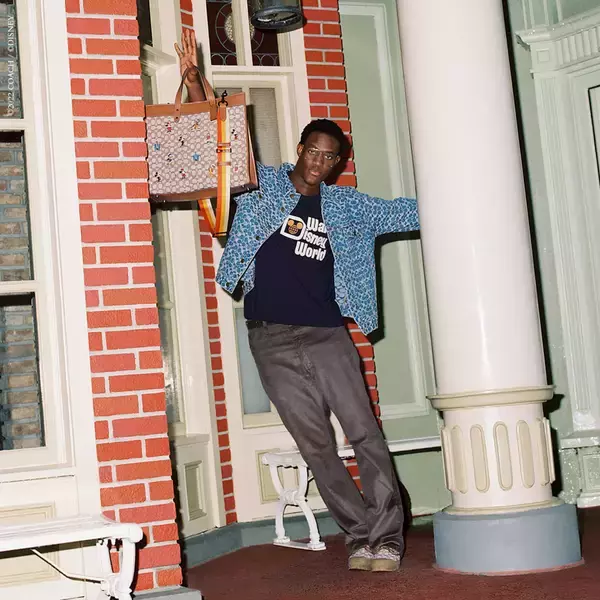 「「Disney x Coach ウォルト・ディズニー・ワールド50周年記念コレクション」が登場｜70年代のウォルト・ディズニー・ワールドのデザインをフィーチャー」の画像