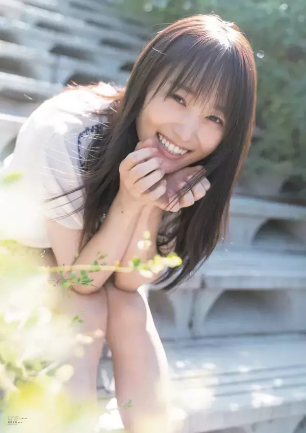 「吉田あかり、杉本愛莉鈴ら必見の購入特典も｜『B.L.T.2022年12月号』池田瑛紗が初ソログラビア」の画像