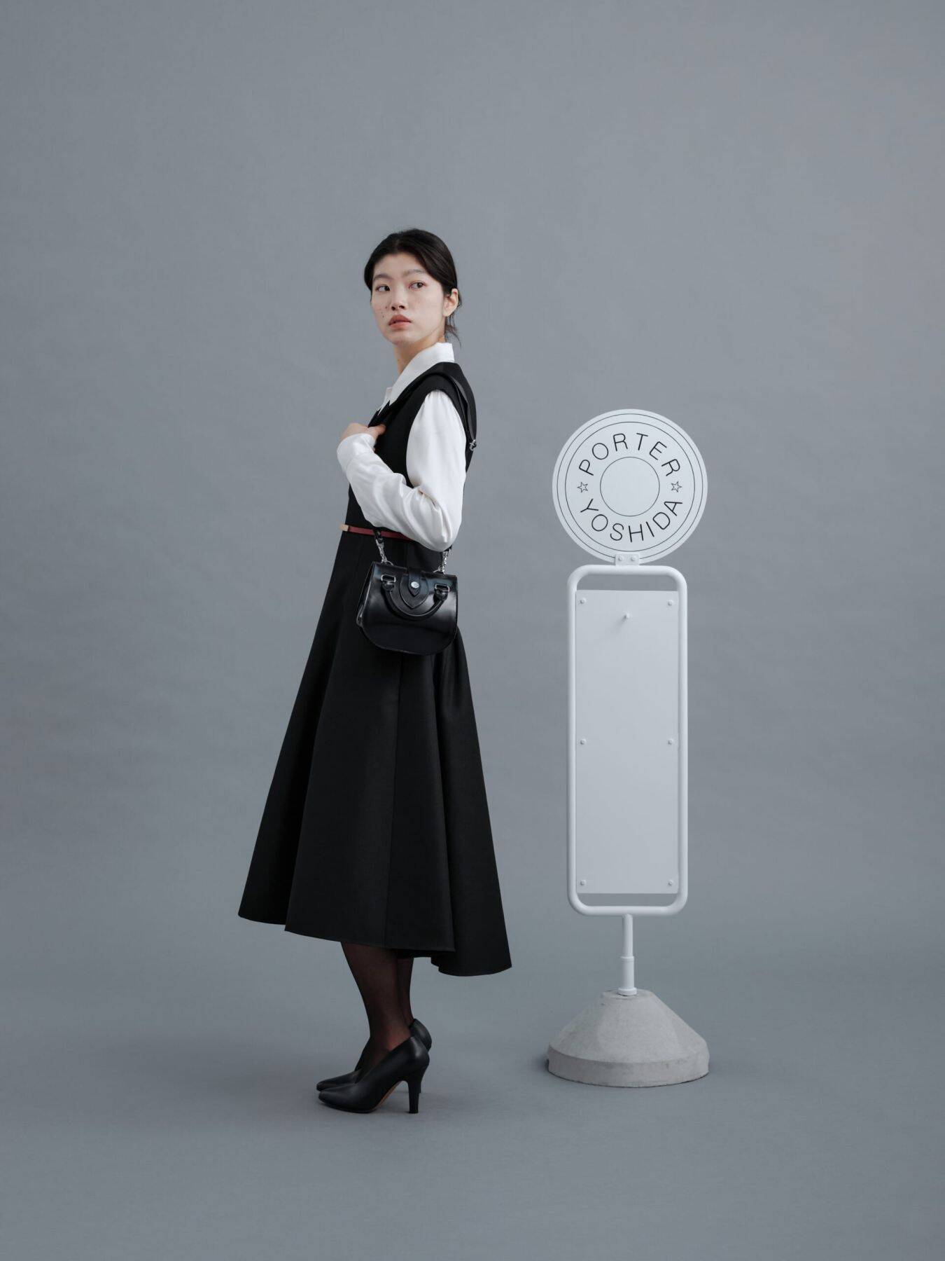 〈PORTER〉が“バスガール”をテーマにした新作バッグシリーズ “BUS GIRL”を発売