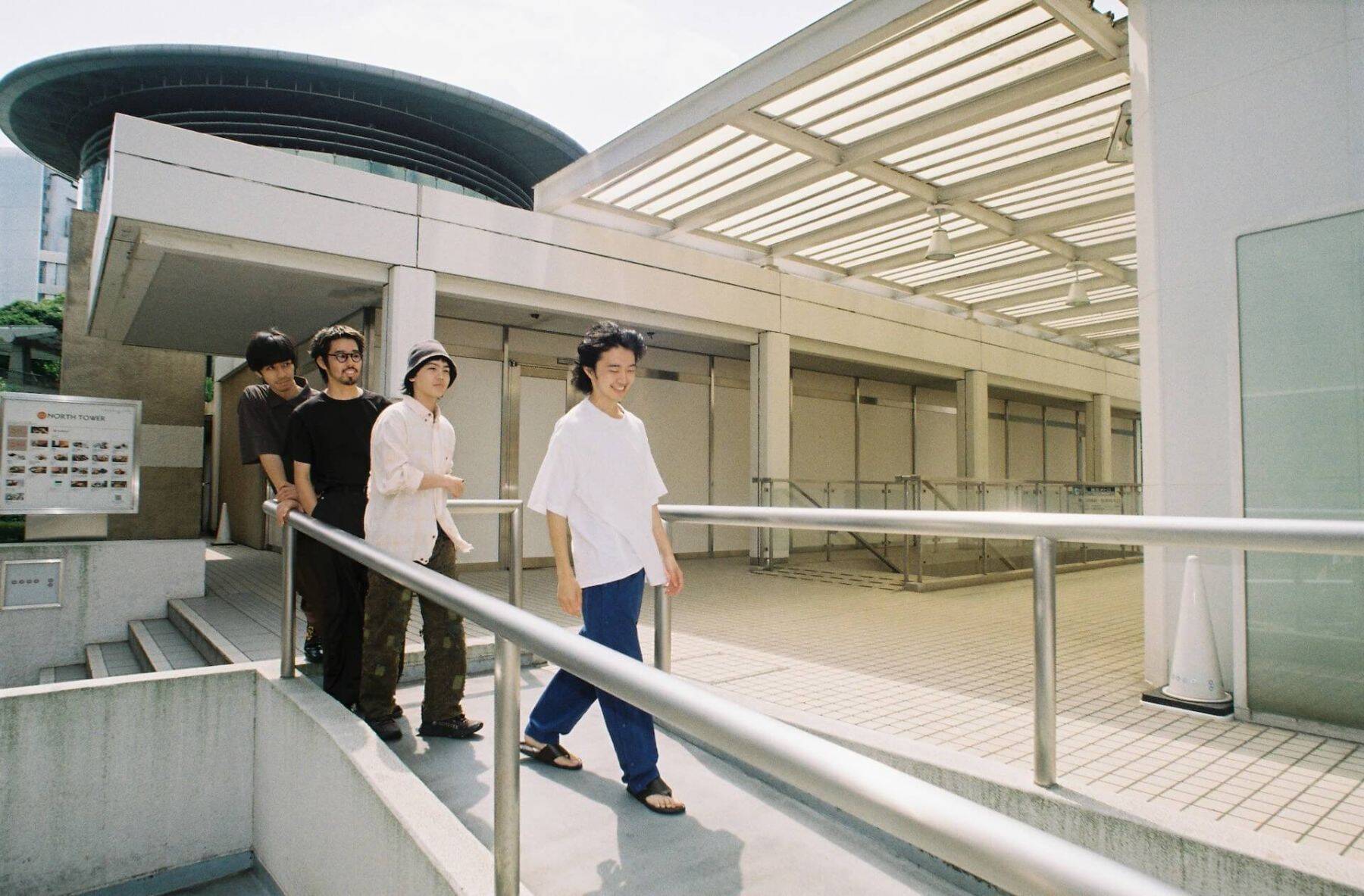 沖縄観光がてら遊びに来てほしい──yonawoと語らう「CORONA SUNSETS FESTIVAL」の魅力