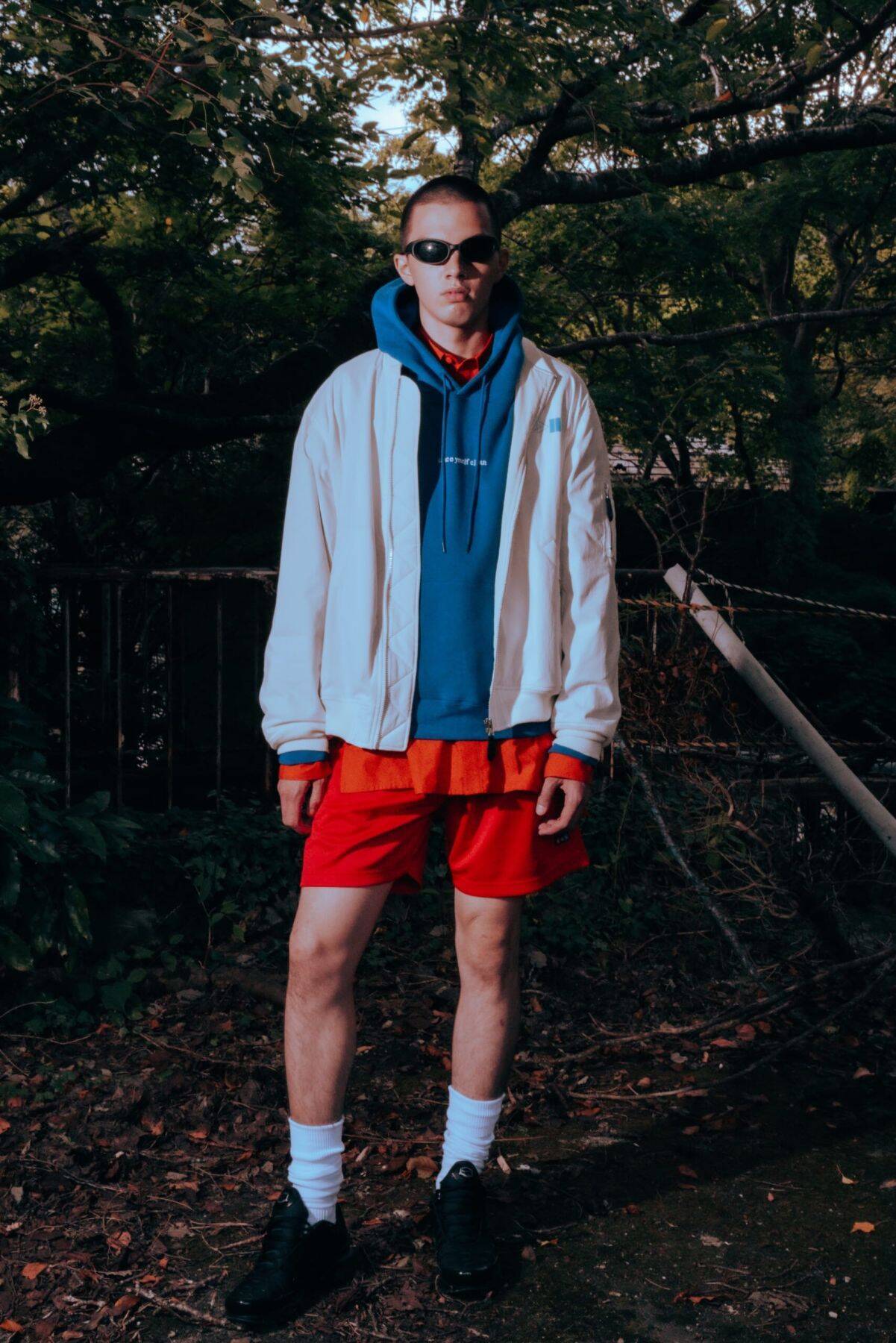 〈UNDERCOVER〉を経て独立した木村優によるブランド〈KIMRA〉がファーストコレクションを引っ提げローンチ