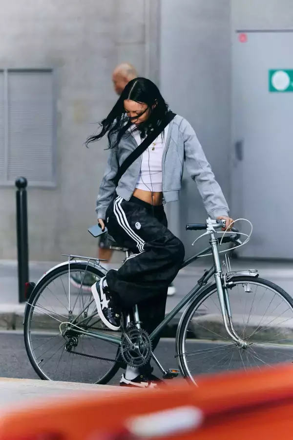 「〈A BATHING APE®〉が〈adidas Originals〉との最新コラボレーションを発表」の画像