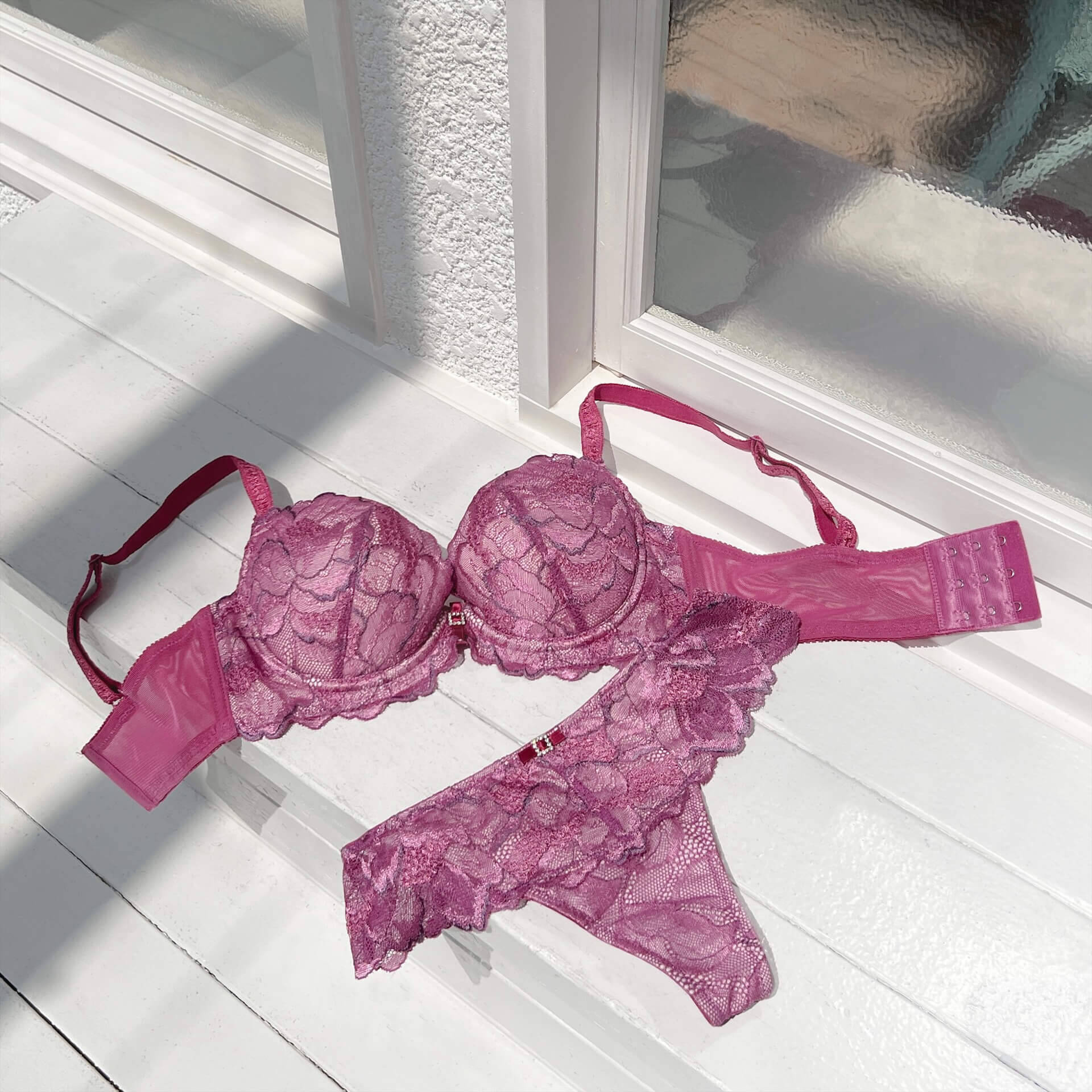 “バストを育てる”ランジェリー・ブラデリスニューヨーク新作登場｜「透けにくい・響きにくい」アイテムも