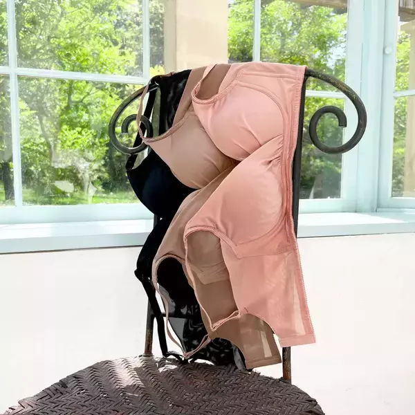 「“バストを育てる”ランジェリー・ブラデリスニューヨーク新作登場｜「透けにくい・響きにくい」アイテムも」の画像