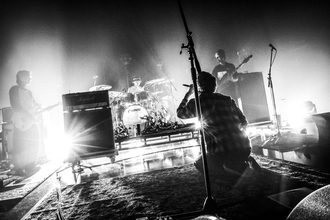 LIVE REPORT：Suchmos Asia Tour Sunburst 2025 横浜アリーナ・フジロック・Zepp Hanedaを経て 辿り着いたSuchmosというバンドの現在地