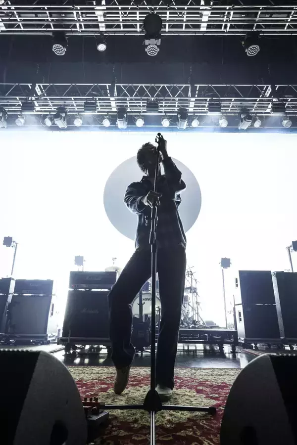 「LIVE REPORT：Suchmos Asia Tour Sunburst 2025 横浜アリーナ・フジロック・Zepp Hanedaを経て 辿り着いたSuchmosというバンドの現在地」の画像