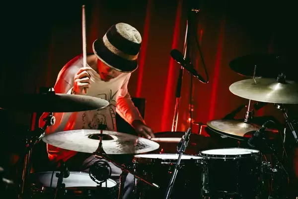 「LIVE REPORT：Suchmos Asia Tour Sunburst 2025 横浜アリーナ・フジロック・Zepp Hanedaを経て 辿り着いたSuchmosというバンドの現在地」の画像