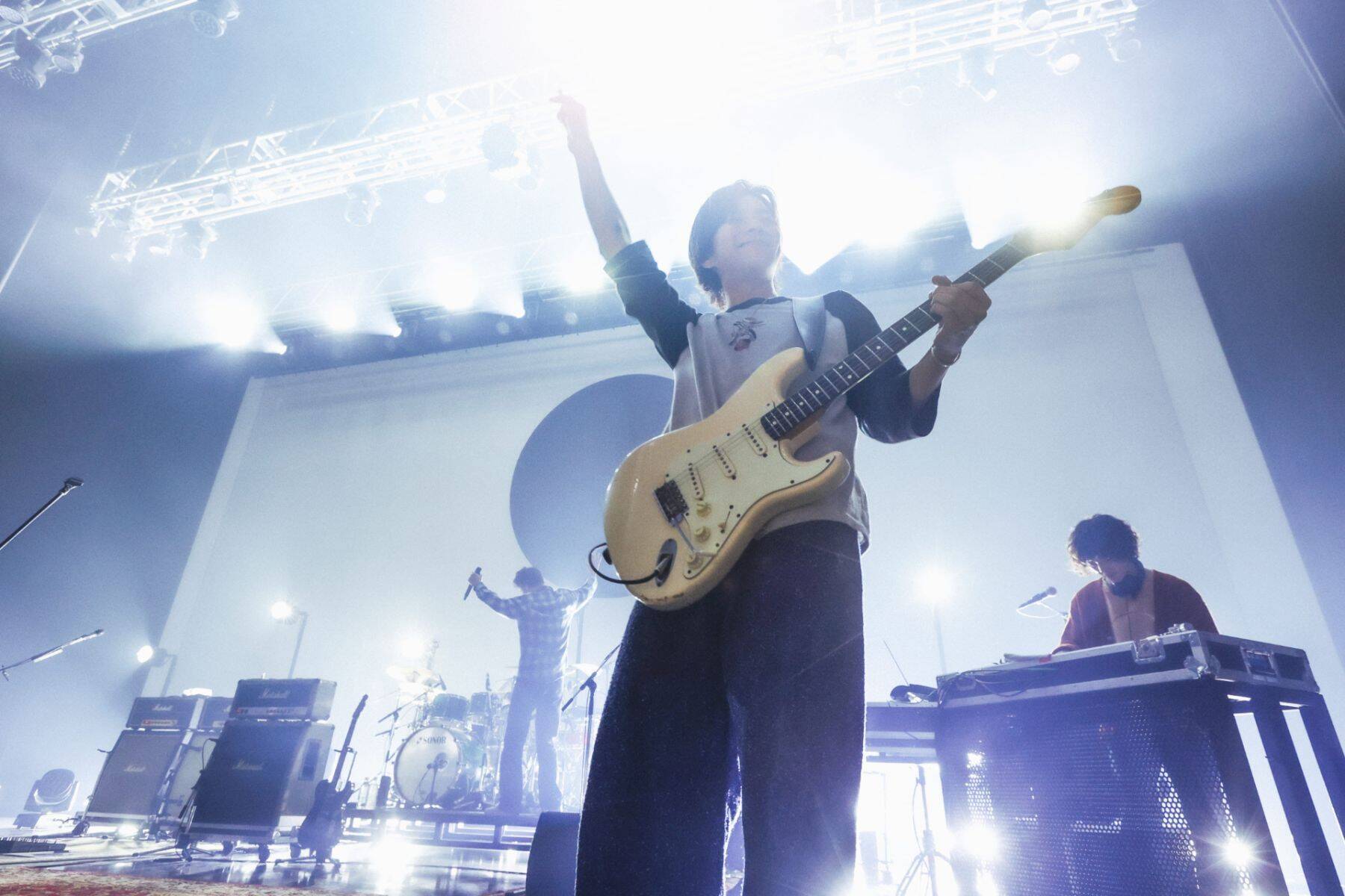 LIVE REPORT：Suchmos Asia Tour Sunburst 2025 横浜アリーナ・フジロック・Zepp Hanedaを経て 辿り着いたSuchmosというバンドの現在地