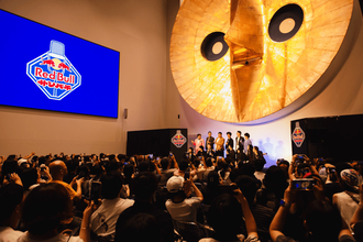 EXPO’70パビリオンで笑い爆発—完全招待制「Red Bull サンパチ」開催レポート‬