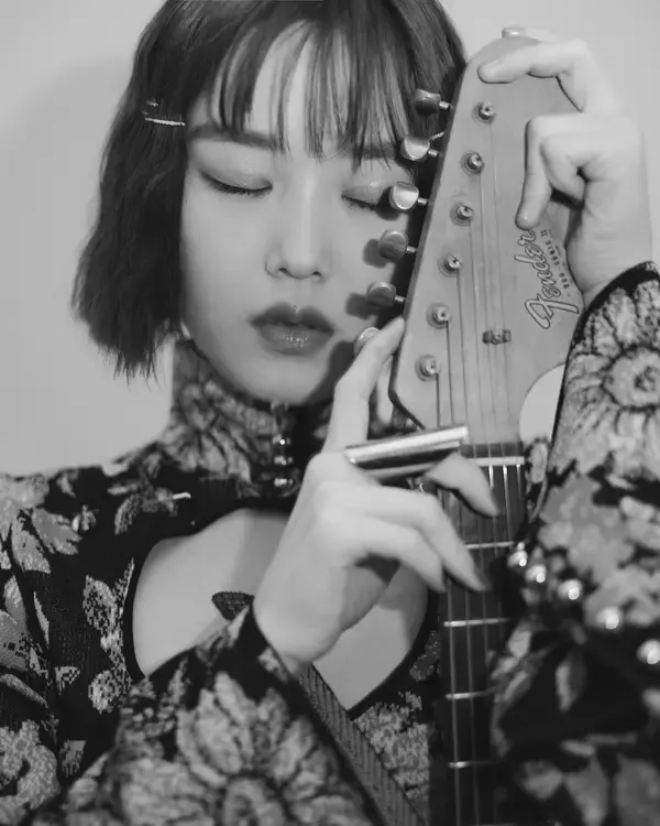 「いっそ今日までの物語を捨てて──Rei通算10作目『VOICE』で響かせる産声」の画像