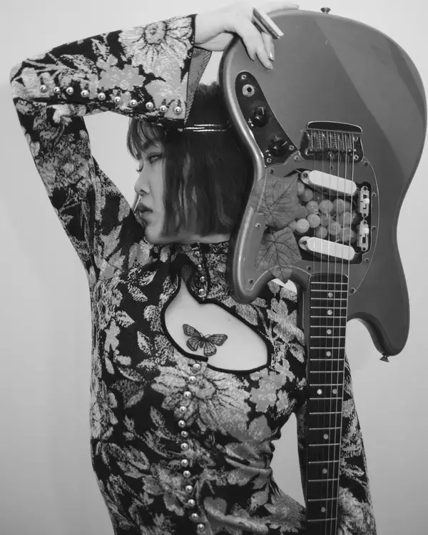 「いっそ今日までの物語を捨てて──Rei通算10作目『VOICE』で響かせる産声」の画像