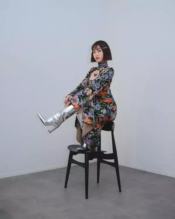 「いっそ今日までの物語を捨てて──Rei通算10作目『VOICE』で響かせる産声」の画像