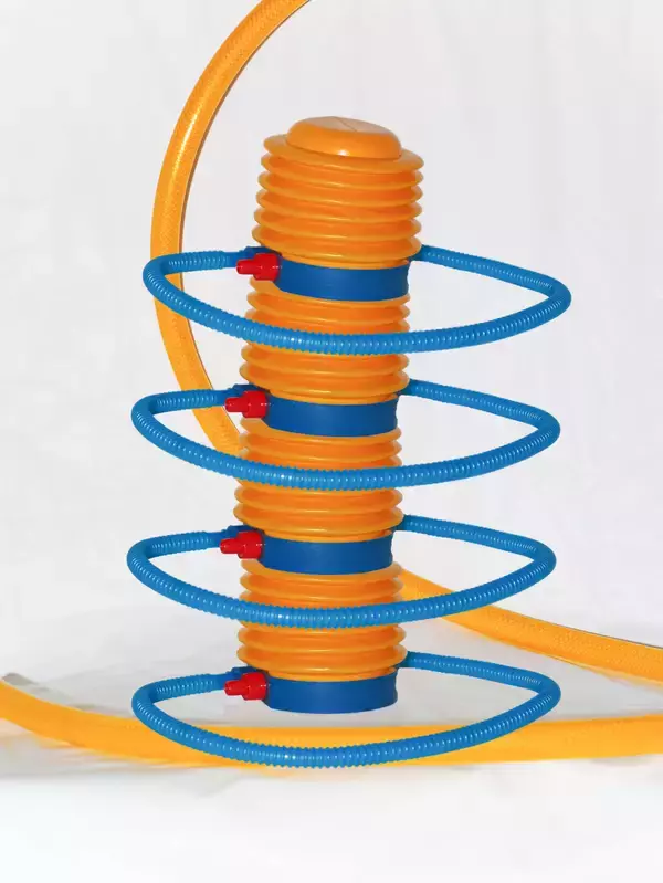 「建築的遊びとしての写真──柏木瑠河＜Hustle and Bustle＞インタビュー」の画像