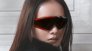 〈Oakley〉が〈Kiko Kostadinov〉とのコラボアイウェアを限定リリース